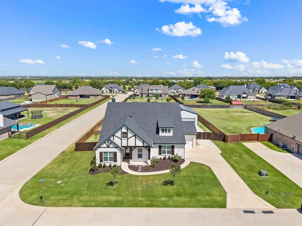 8908 Lazy Oak Drive Justin, TX 76247