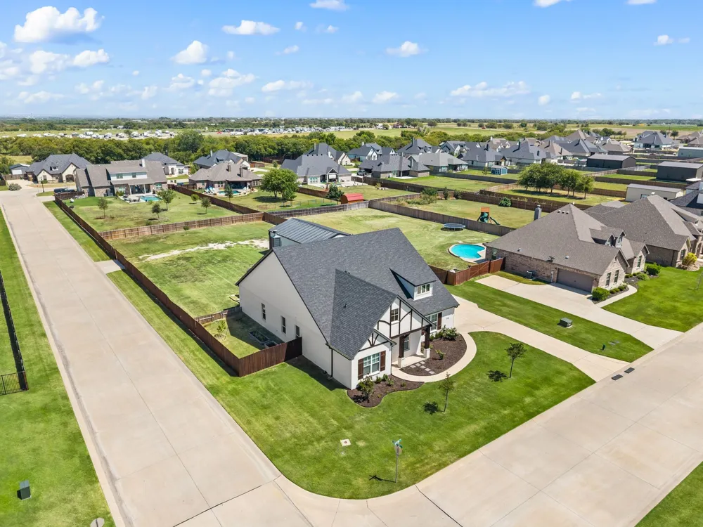 8908 Lazy Oak Drive Justin, TX 76247