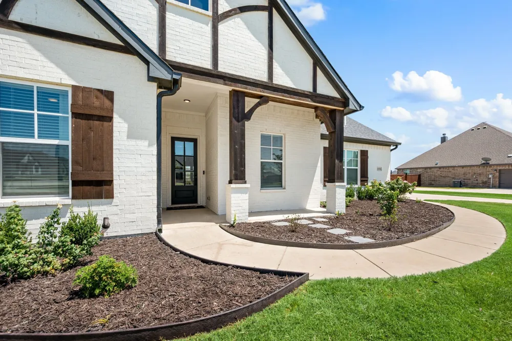 8908 Lazy Oak Drive Justin, TX 76247