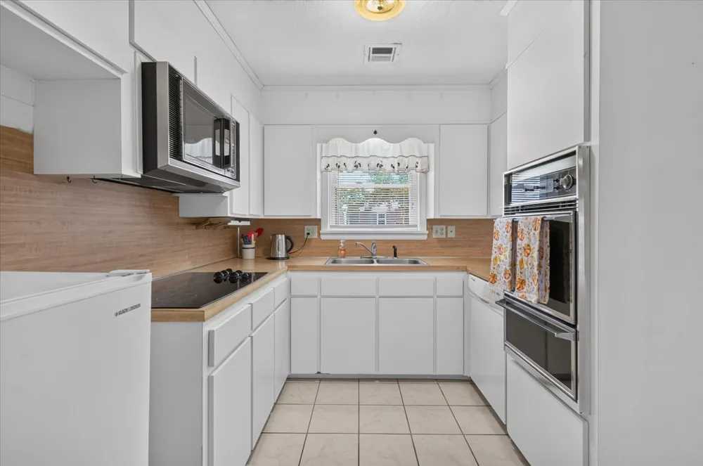 229 NE Myers Avenue Bartlesville, OK 74006
