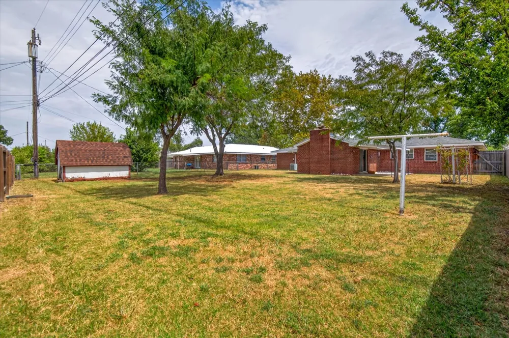 229 NE Myers Avenue Bartlesville, OK 74006