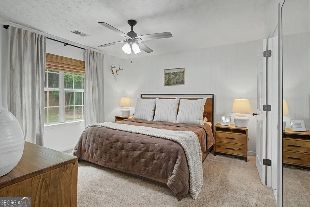 185 Creekside DR Grantville, GA 30220
