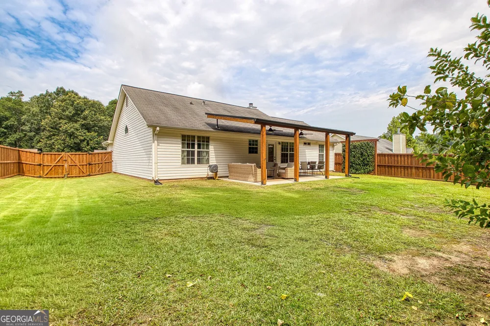 185 Creekside DR Grantville, GA 30220