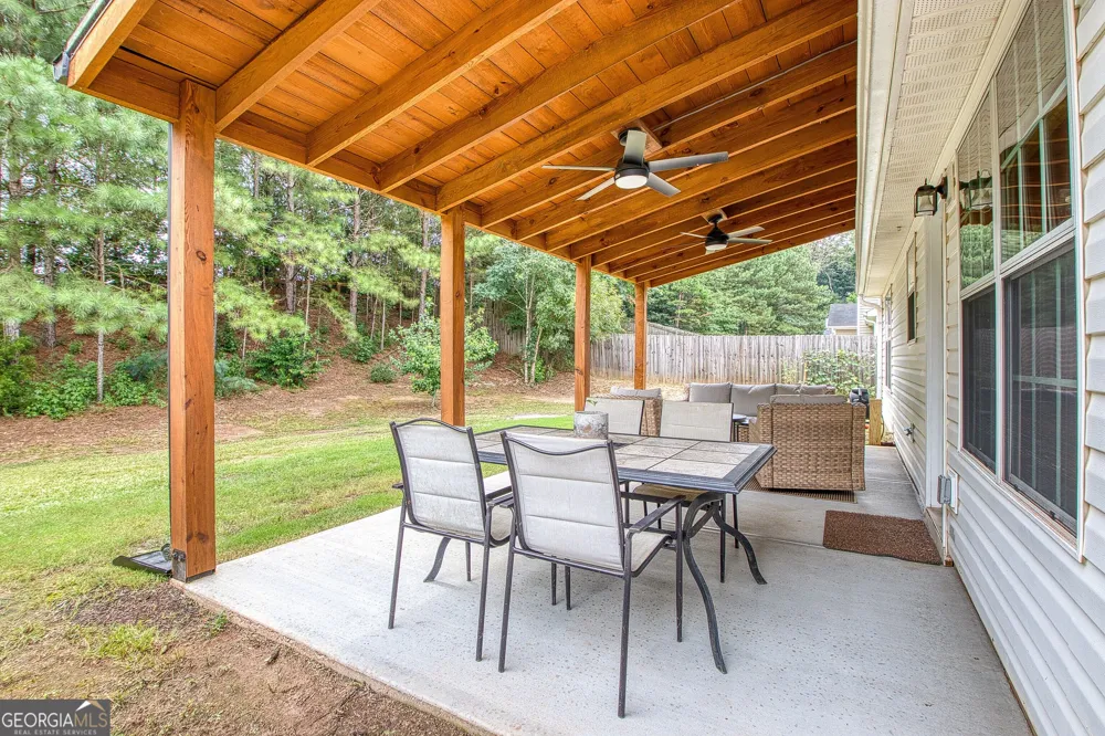185 Creekside DR Grantville, GA 30220