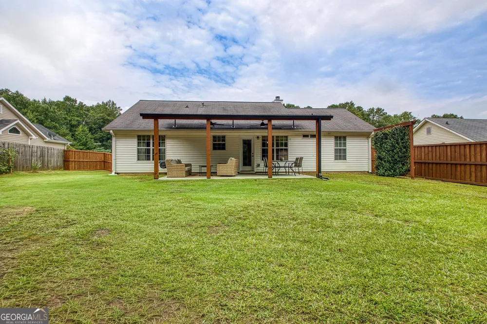 185 Creekside DR Grantville, GA 30220