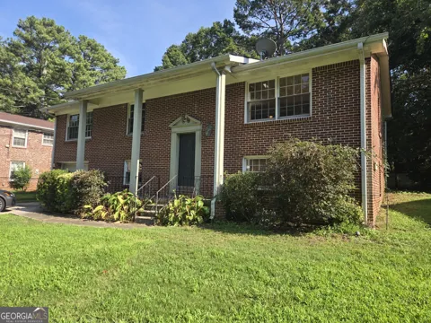 1387 Town Country DR SE