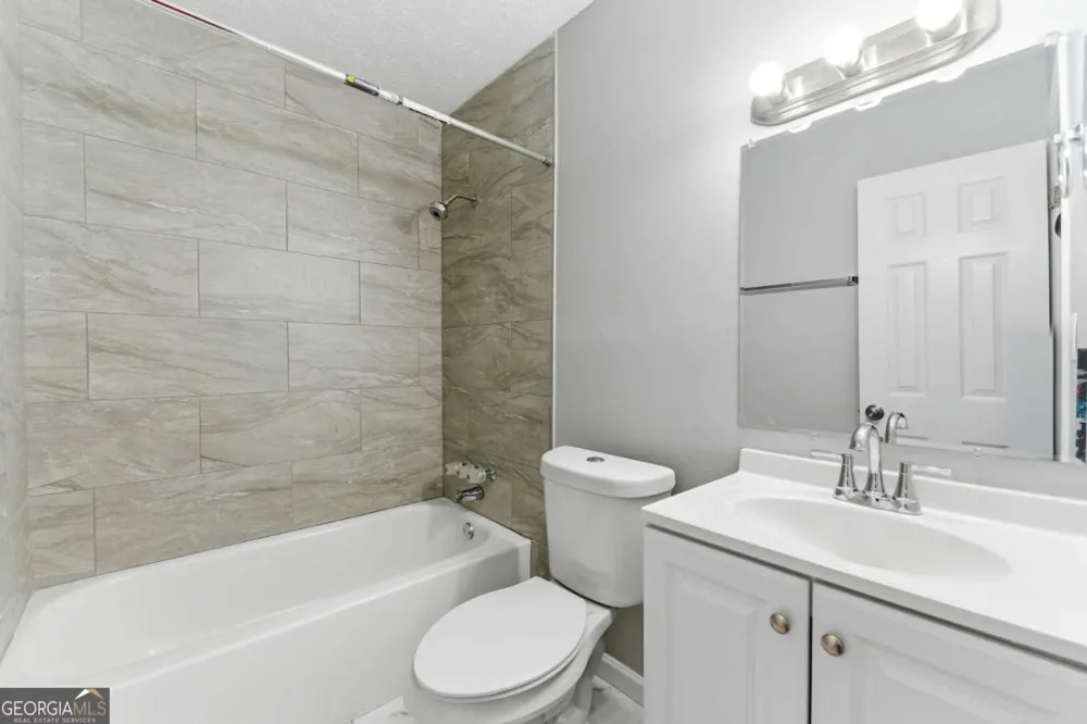 1677 Liberty VLY Decatur, GA 30032