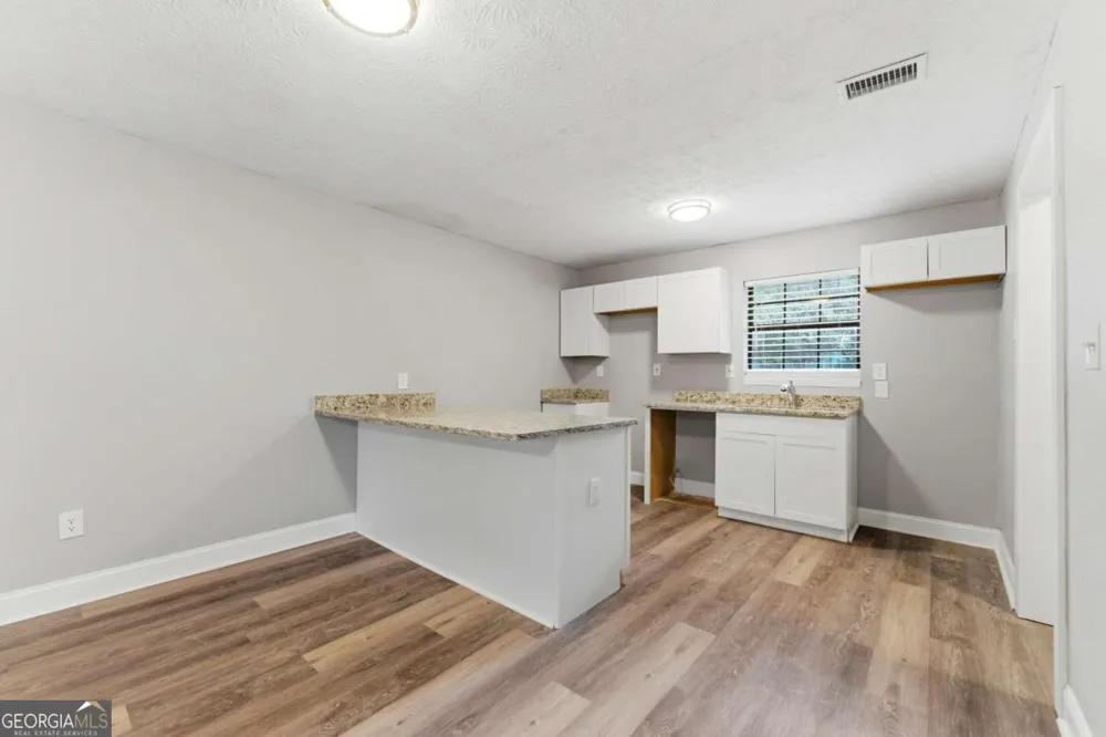 1677 Liberty VLY Decatur, GA 30032