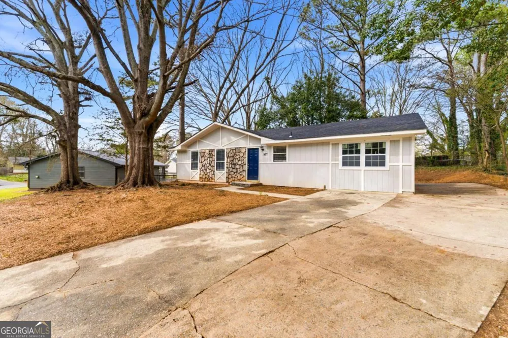 1677 Liberty VLY Decatur, GA 30032