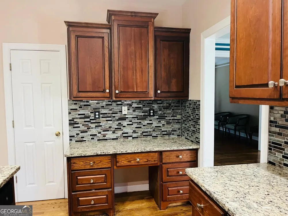 1254 Riversand LN SW Lilburn, GA 30047