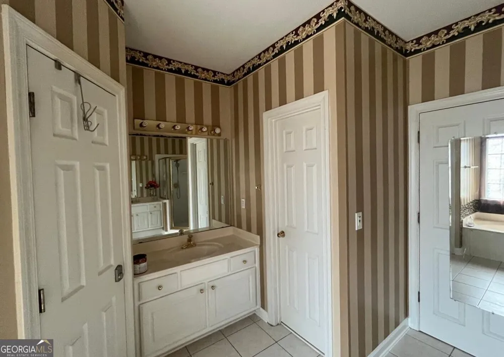 1254 Riversand LN SW Lilburn, GA 30047
