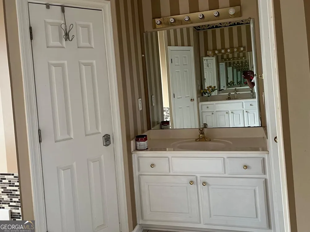 1254 Riversand LN SW Lilburn, GA 30047