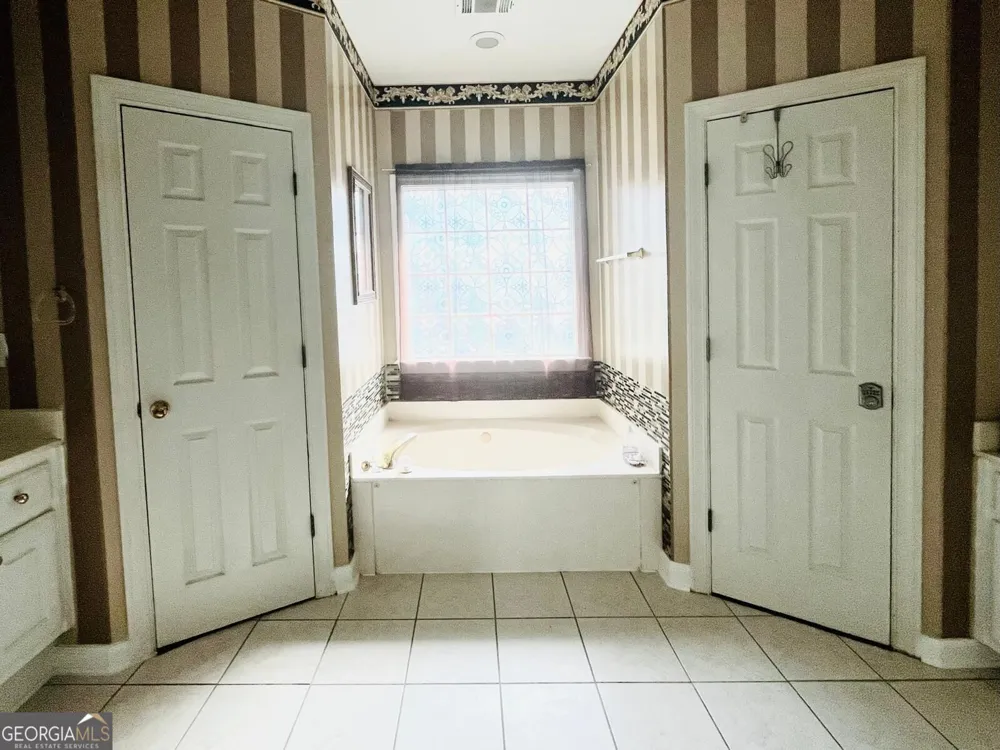 1254 Riversand LN SW Lilburn, GA 30047