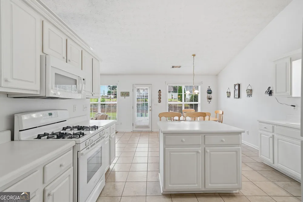 4168 McEver Park DR Acworth, GA 30101