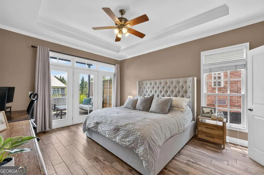 210 Creek View LN Roswell, GA 30075