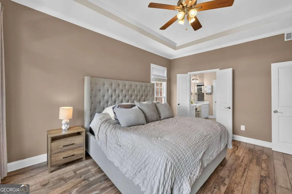 210 Creek View LN Roswell, GA 30075