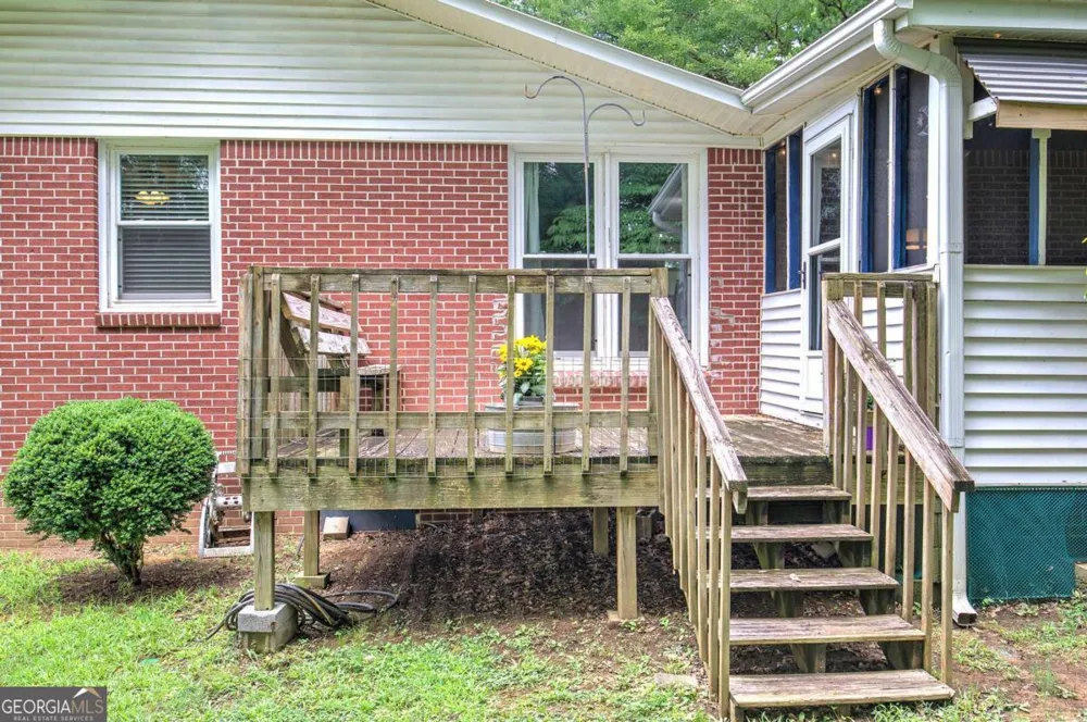 16 Jones Mill PL Cartersville, GA 30120