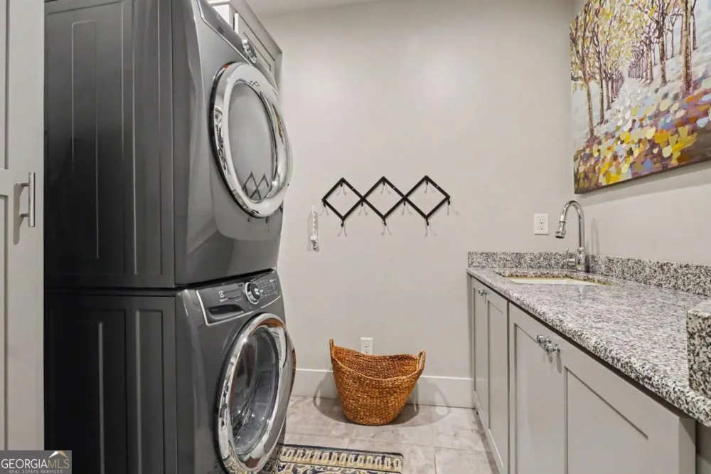 288 Walnut PATH SW Marietta, GA 30064