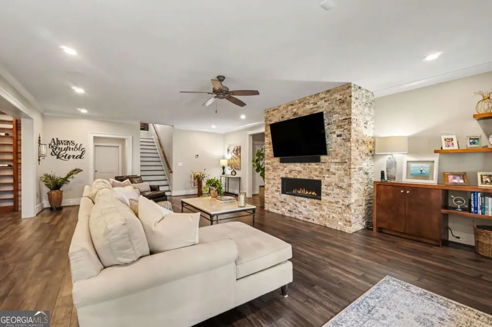 288 Walnut PATH SW Marietta, GA 30064