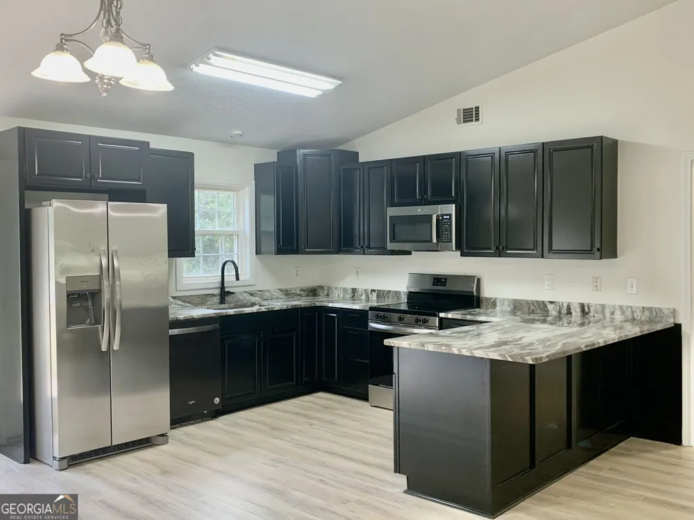 838 Racetrack RD Eastanollee, GA 30538