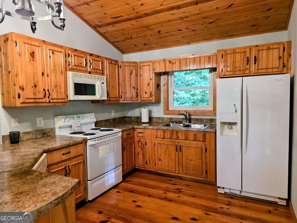 1141 Old Forge ESTS Hiawassee, GA 30546