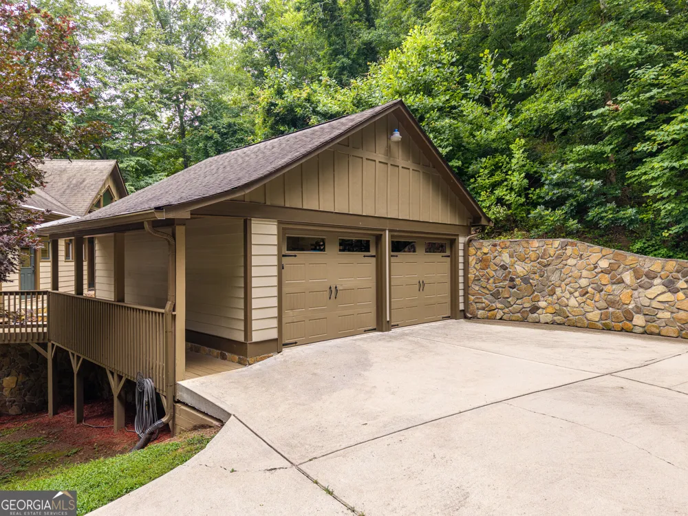 1117 Rambling RD Fairmount, GA 30139