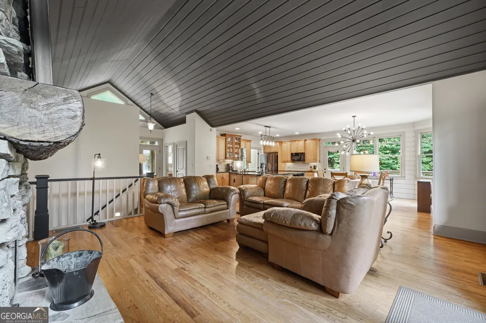 1117 Rambling RD Fairmount, GA 30139