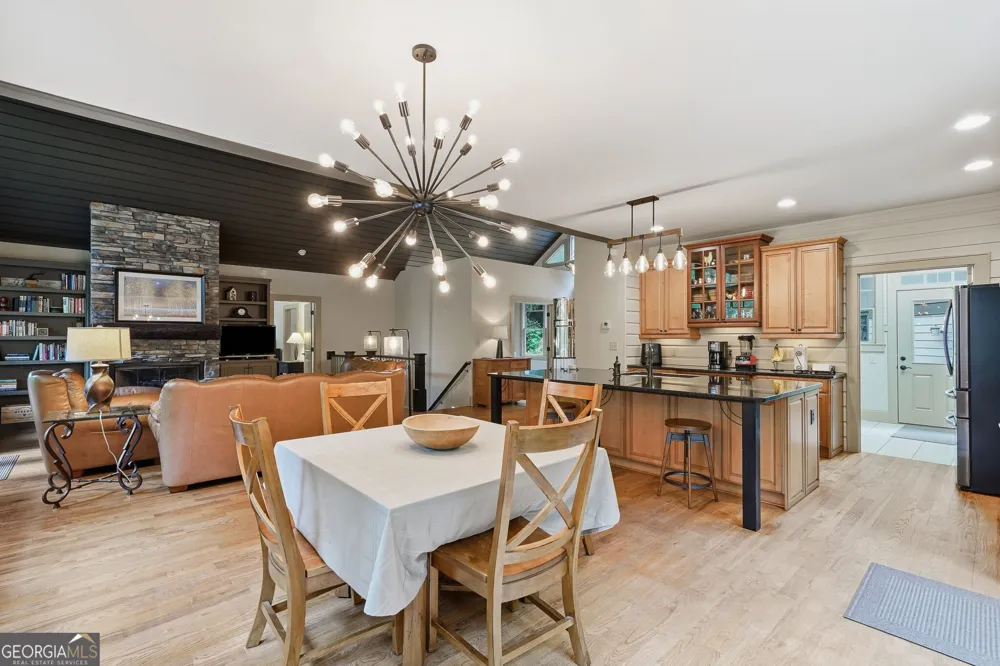 1117 Rambling RD Fairmount, GA 30139