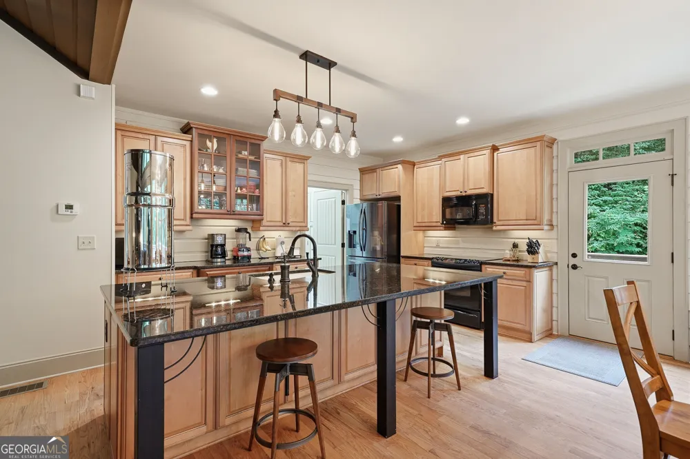 1117 Rambling RD Fairmount, GA 30139