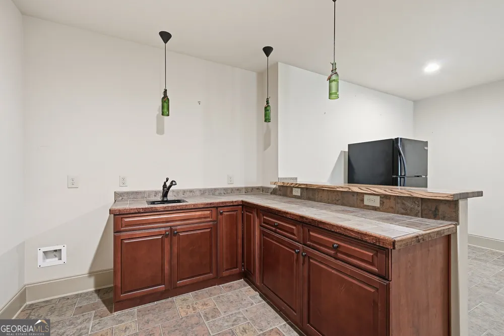 1117 Rambling RD Fairmount, GA 30139