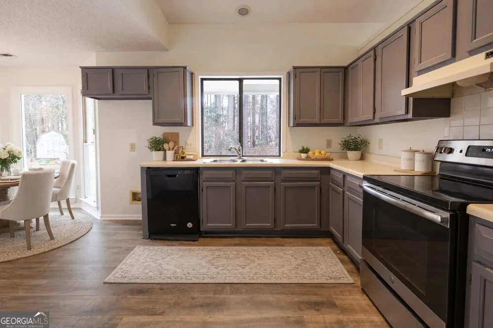112 Glendale DR Peachtree City, GA 30269