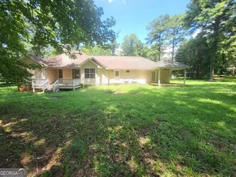 102 Douglas CT