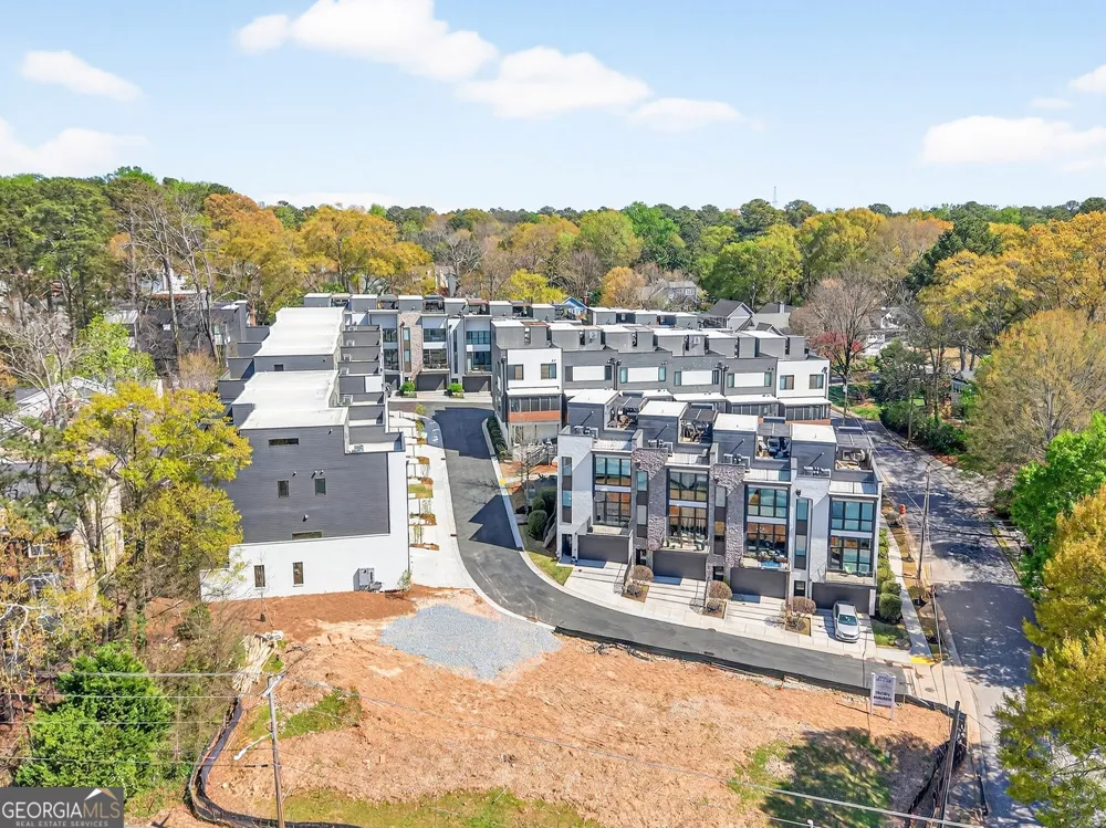 422 Cedar Dust DR Decatur, GA 30030