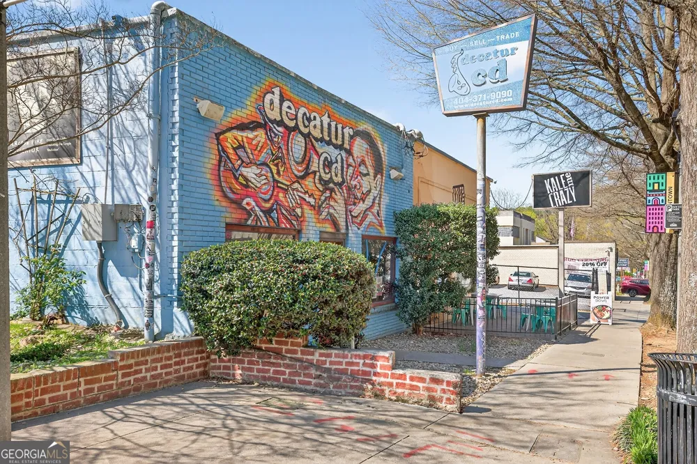 422 Cedar Dust DR Decatur, GA 30030
