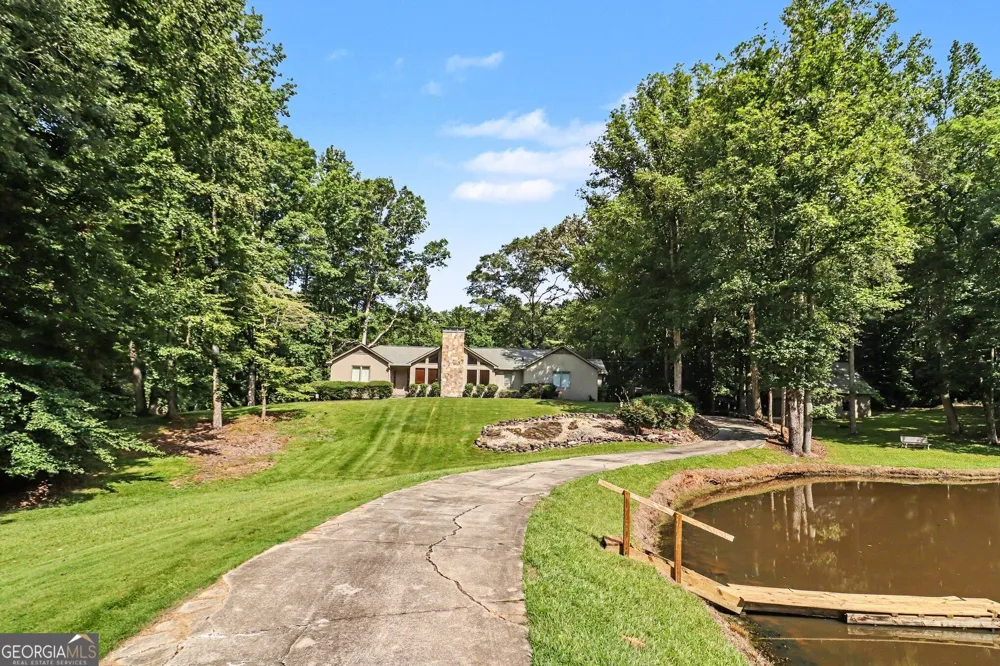 4098 Happy Valley CIR Newnan, GA 30263