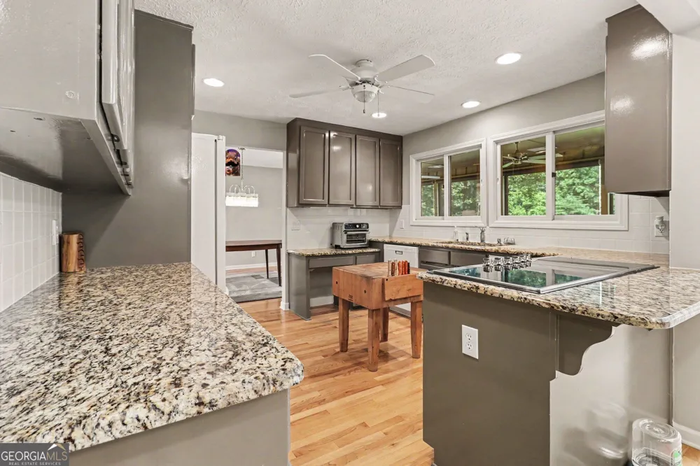 4098 Happy Valley CIR Newnan, GA 30263