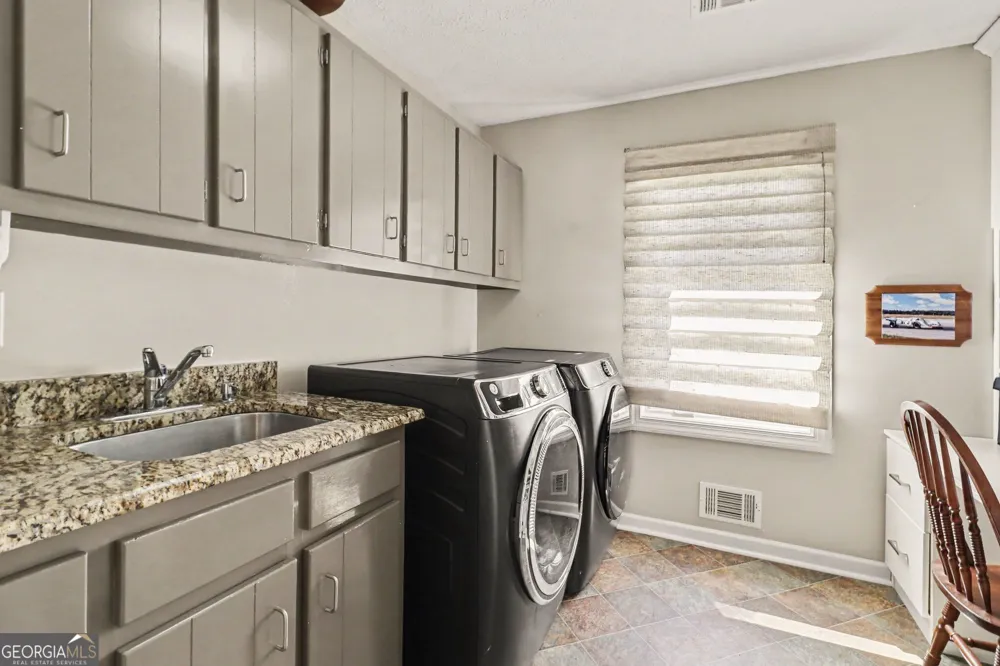 4098 Happy Valley CIR Newnan, GA 30263