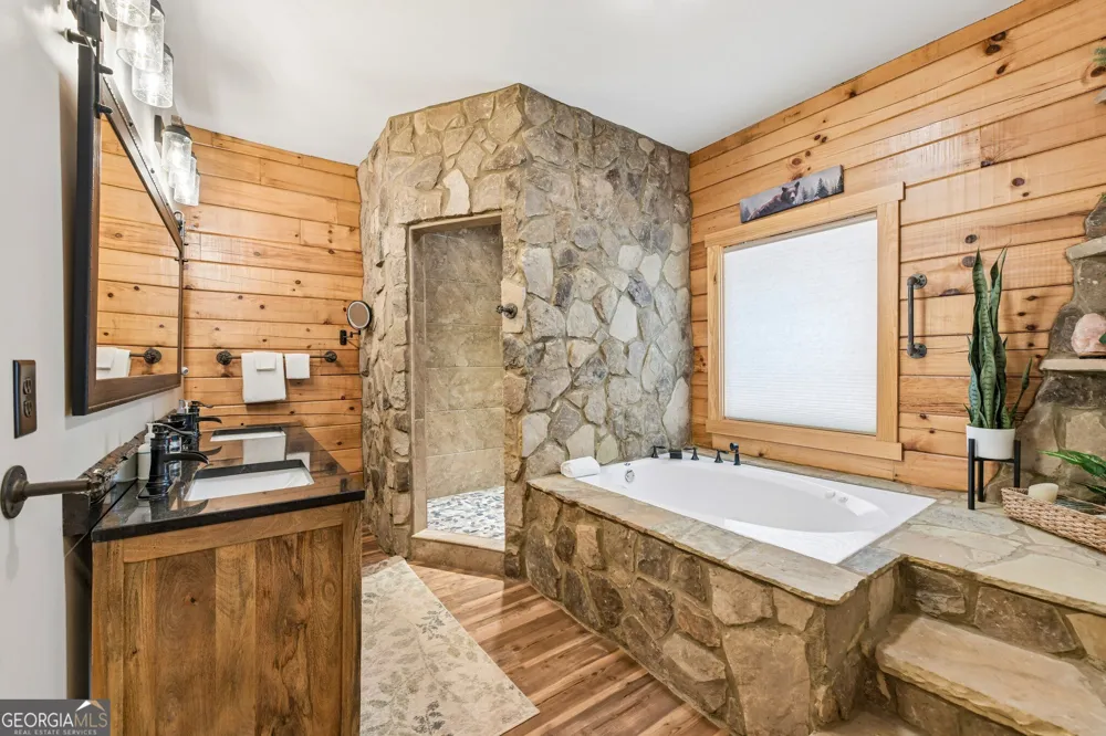 462 Ranch Mountain DR Dahlonega, GA 30533