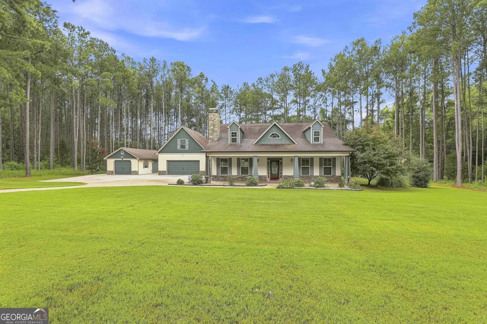 19 Rock House Estates DR Senoia, GA 30276