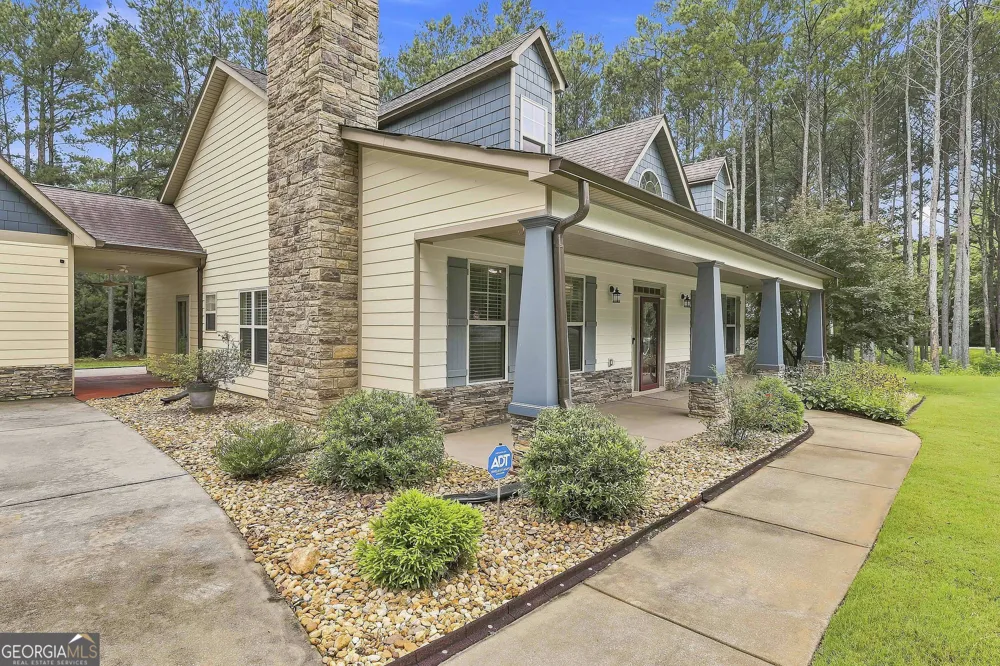 19 Rock House Estates DR Senoia, GA 30276