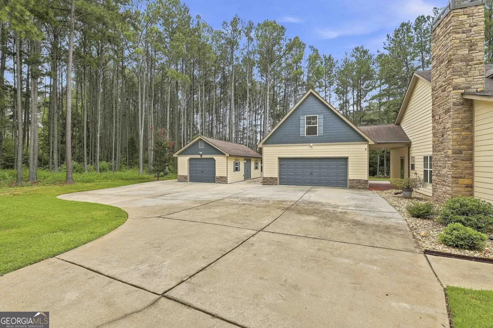 19 Rock House Estates DR Senoia, GA 30276
