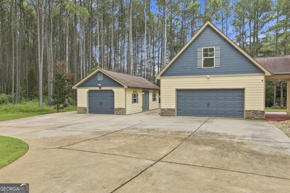 19 Rock House Estates DR Senoia, GA 30276