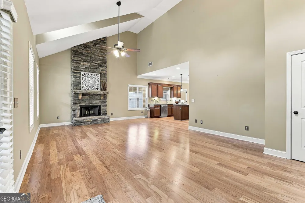 19 Rock House Estates DR Senoia, GA 30276
