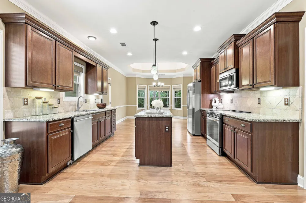 19 Rock House Estates DR Senoia, GA 30276