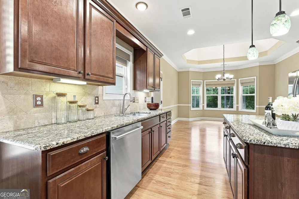 19 Rock House Estates DR Senoia, GA 30276