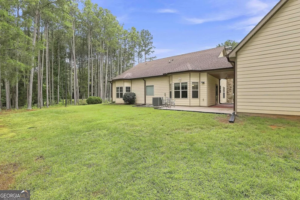 19 Rock House Estates DR Senoia, GA 30276