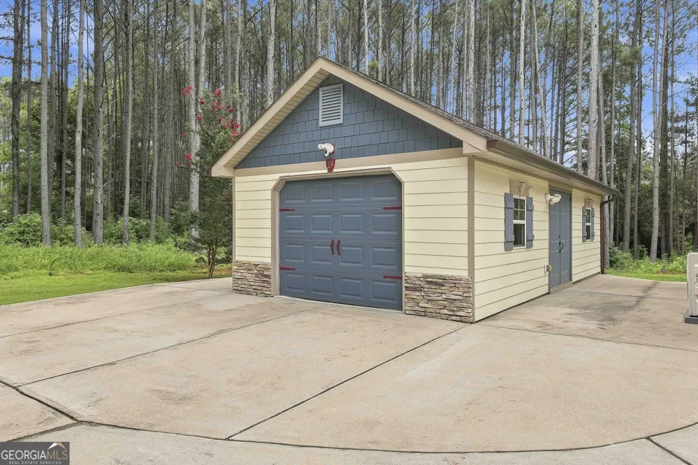 19 Rock House Estates DR Senoia, GA 30276