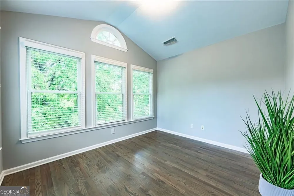 11193 Calypso DR Alpharetta, GA 30009