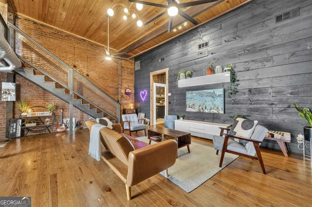 105 West Harris ST Eatonton, GA 31024