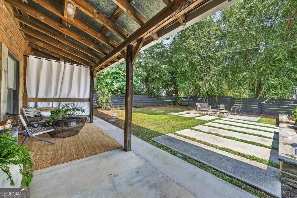 105 West Harris ST Eatonton, GA 31024